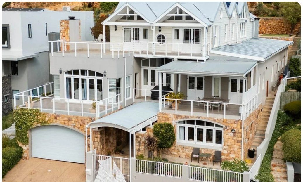 The RevivoCare residence in Hout Bay